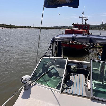 Floatsyerboat Hotel Cuxton Kültér fotó